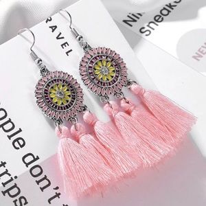 2/$8 Pink Tassel Earrings ❤️